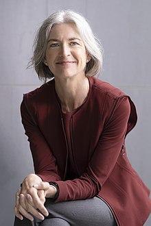 headshot of jennifer doudna